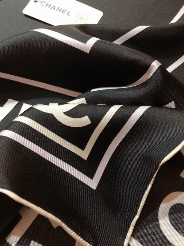 Chanel silk scarf 90X90cm E33 (20)